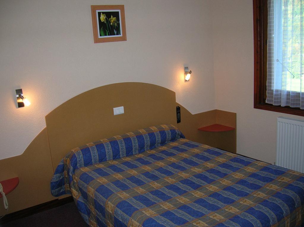 Hotel Du Centre Sergy  Chambre photo