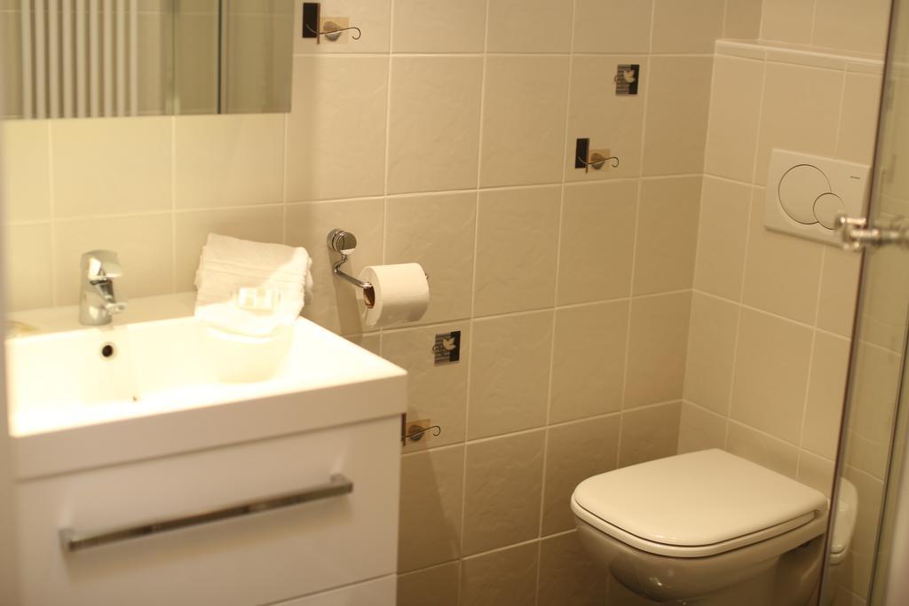 Hotel Du Centre Sergy  Extérieur photo